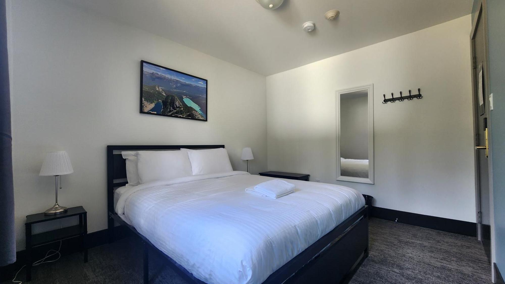 Hi Lake Louise Alpine Centre - Hostel Экстерьер фото