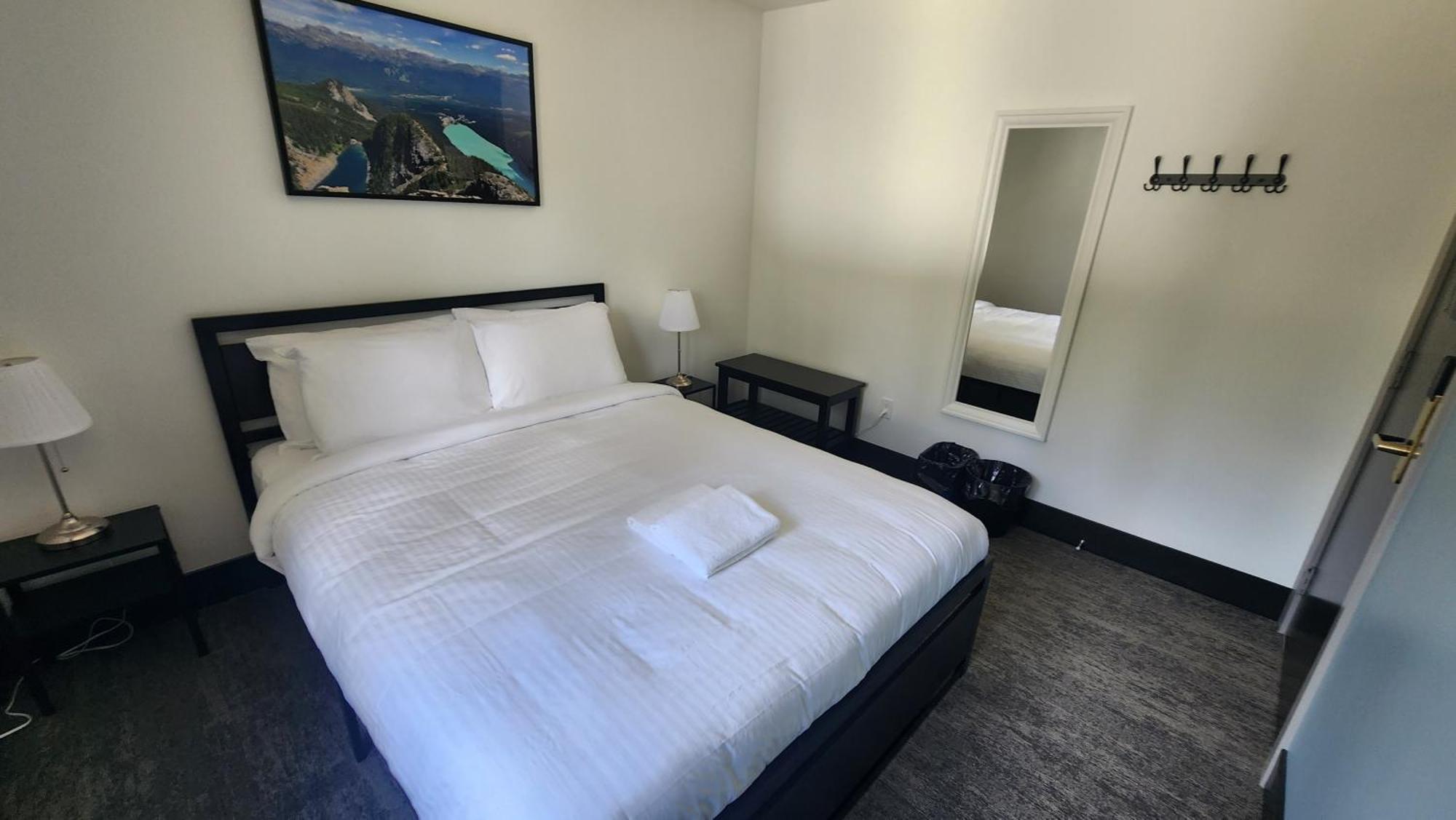 Hi Lake Louise Alpine Centre - Hostel Экстерьер фото