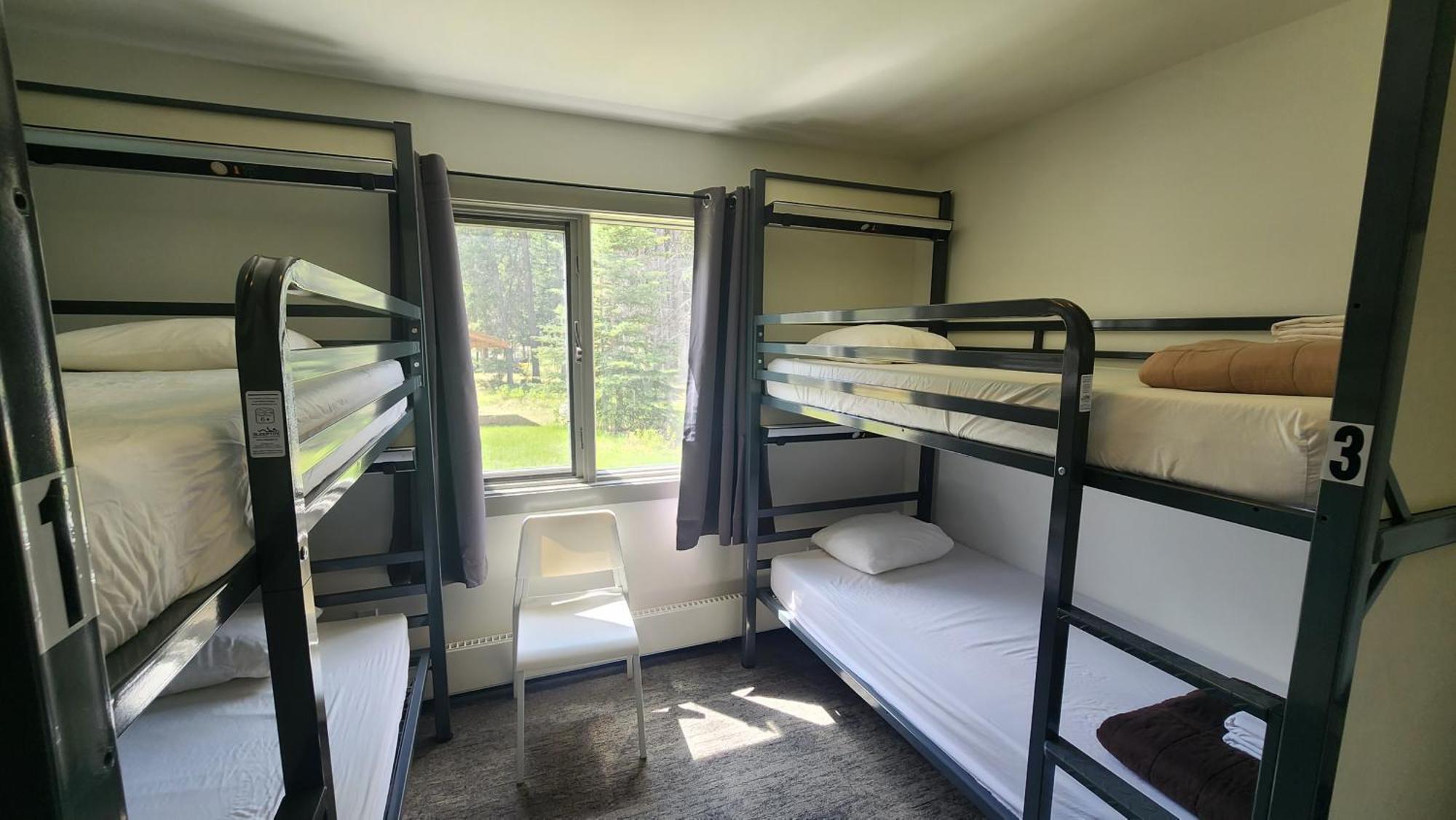 Hi Lake Louise Alpine Centre - Hostel Экстерьер фото