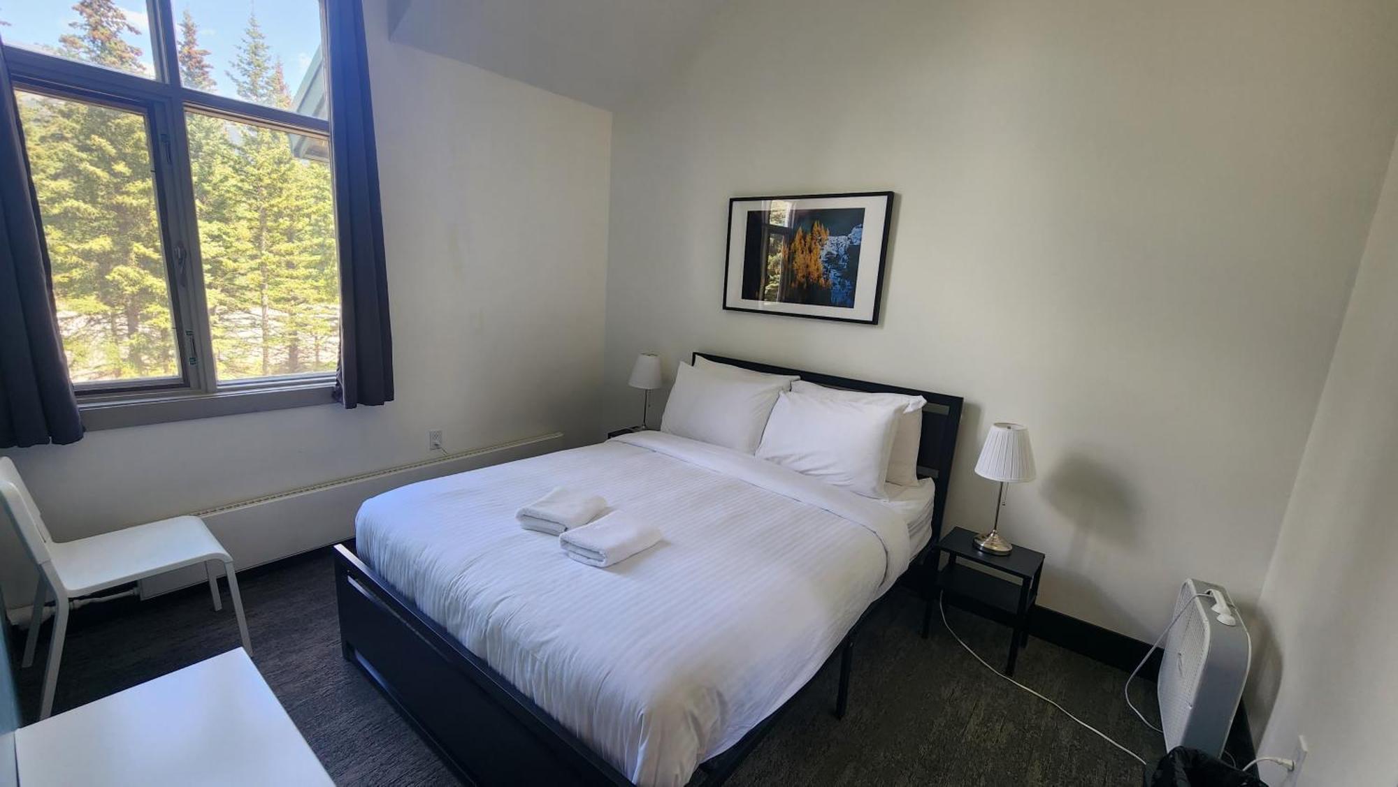 Hi Lake Louise Alpine Centre - Hostel Экстерьер фото