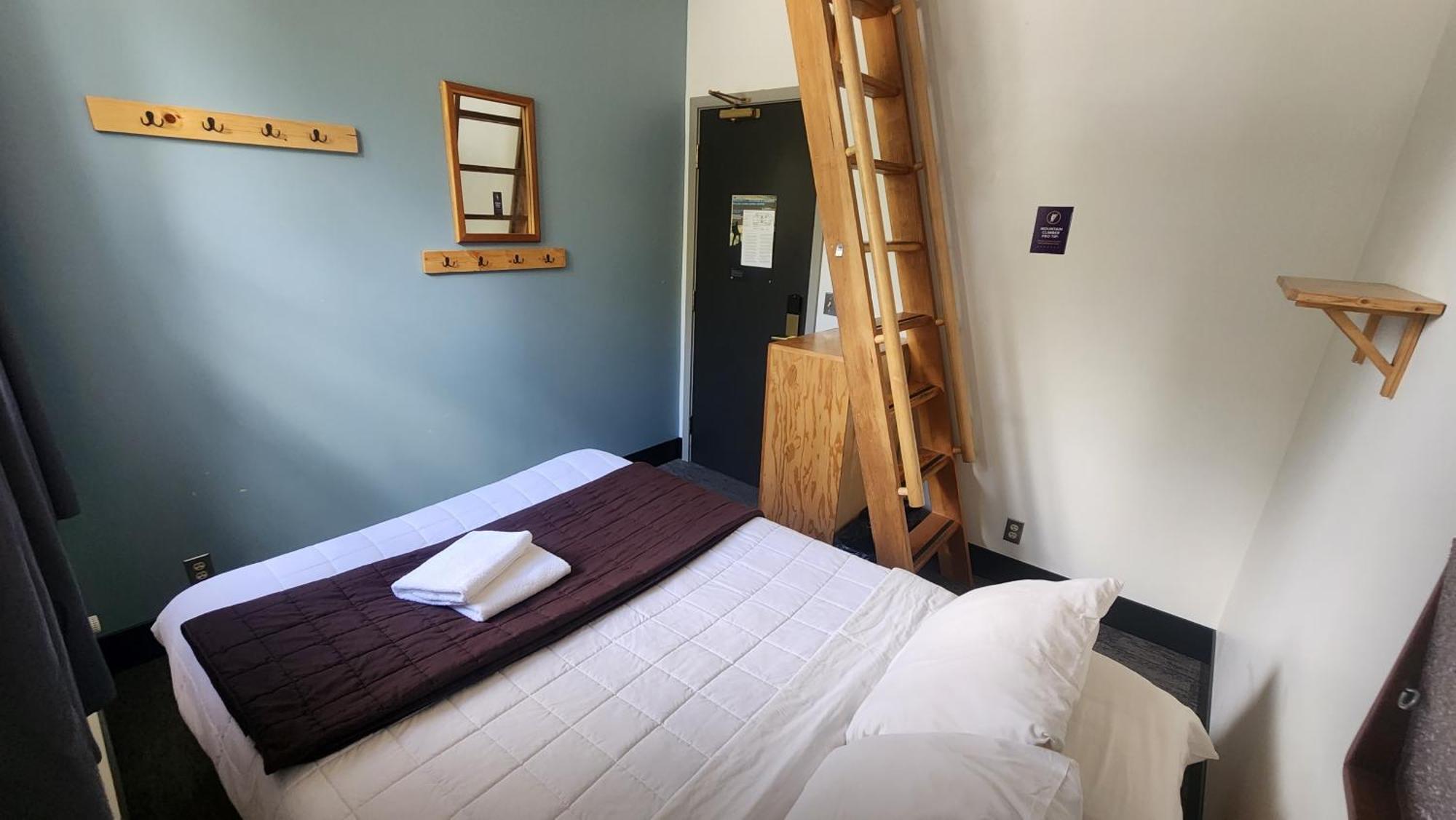 Hi Lake Louise Alpine Centre - Hostel Экстерьер фото