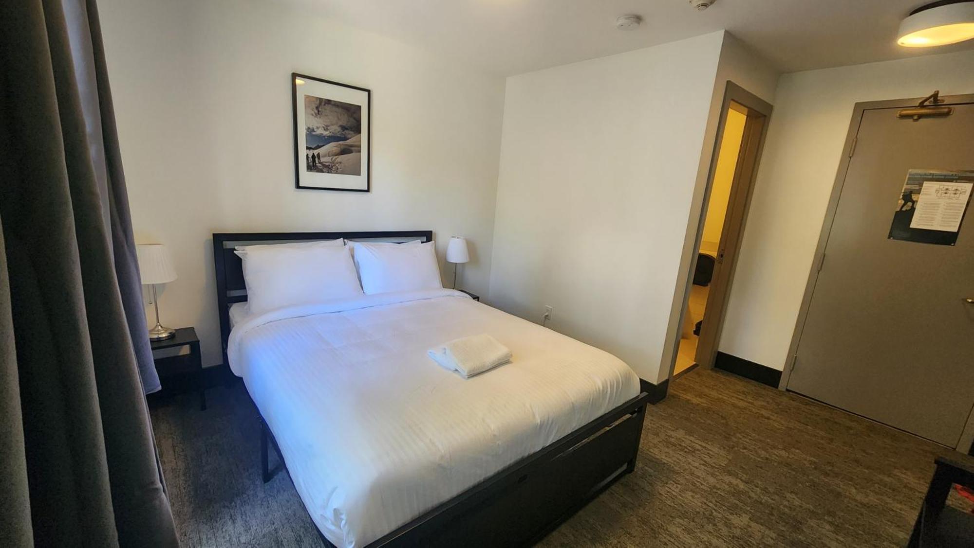 Hi Lake Louise Alpine Centre - Hostel Экстерьер фото