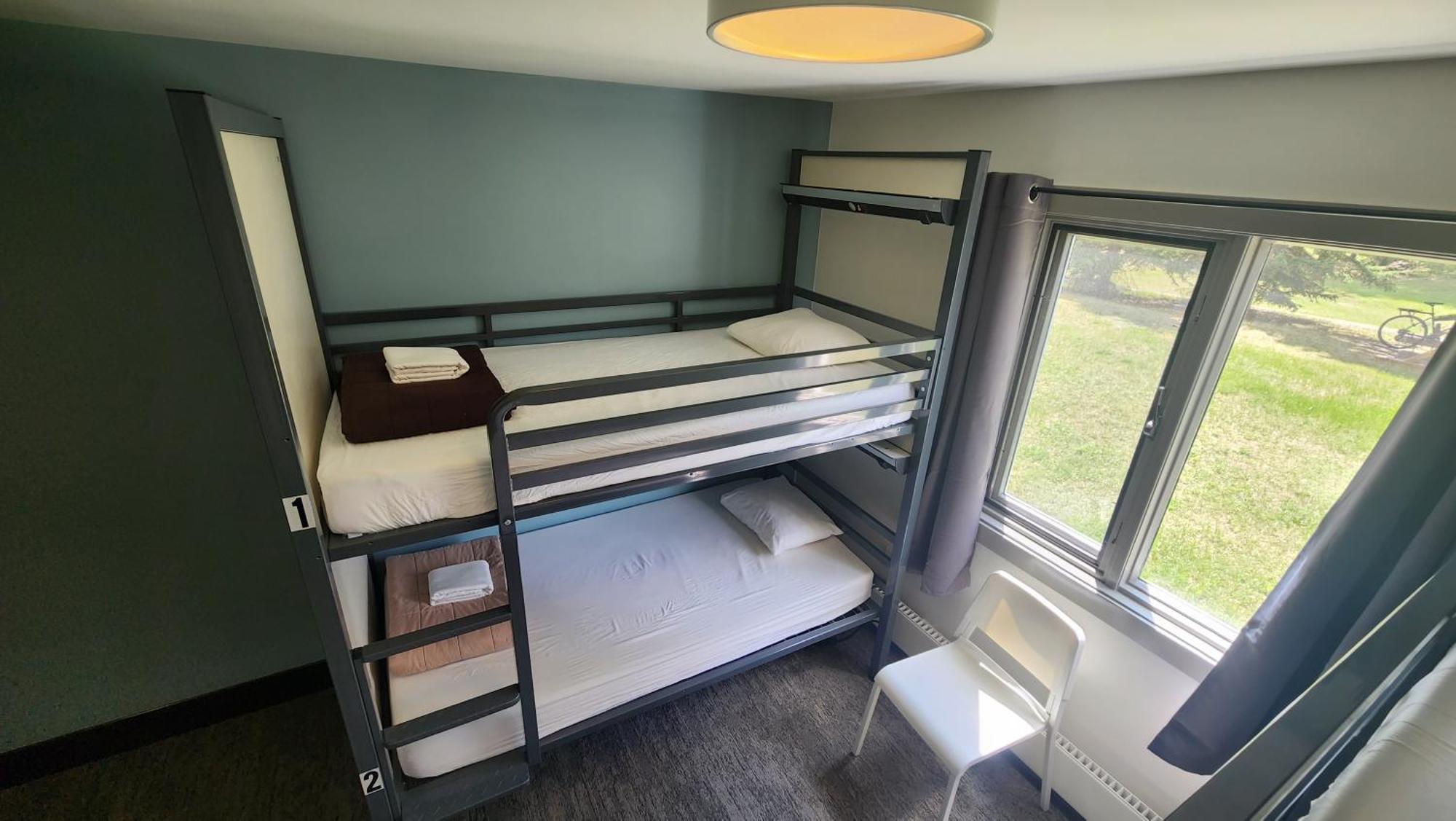 Hi Lake Louise Alpine Centre - Hostel Экстерьер фото