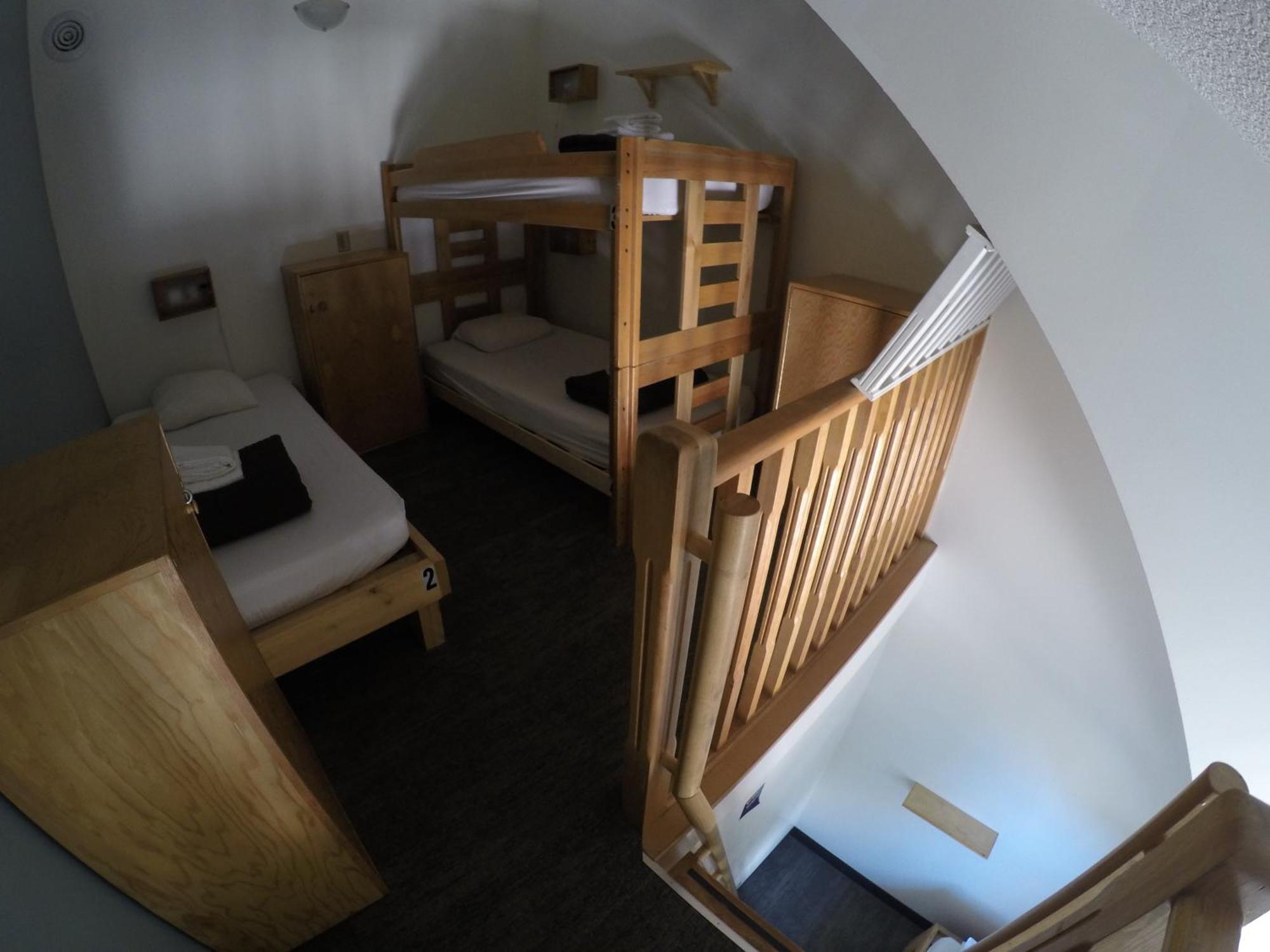 Hi Lake Louise Alpine Centre - Hostel Экстерьер фото