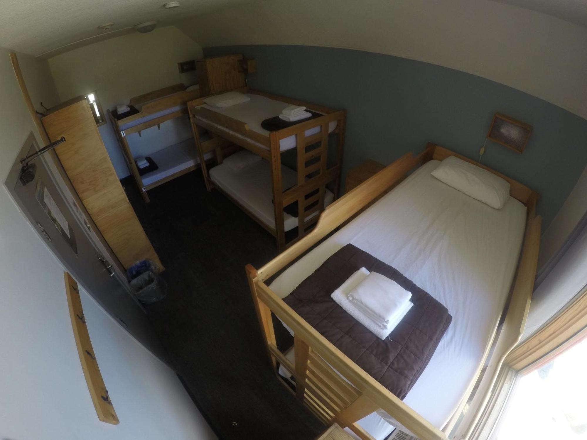Hi Lake Louise Alpine Centre - Hostel Экстерьер фото